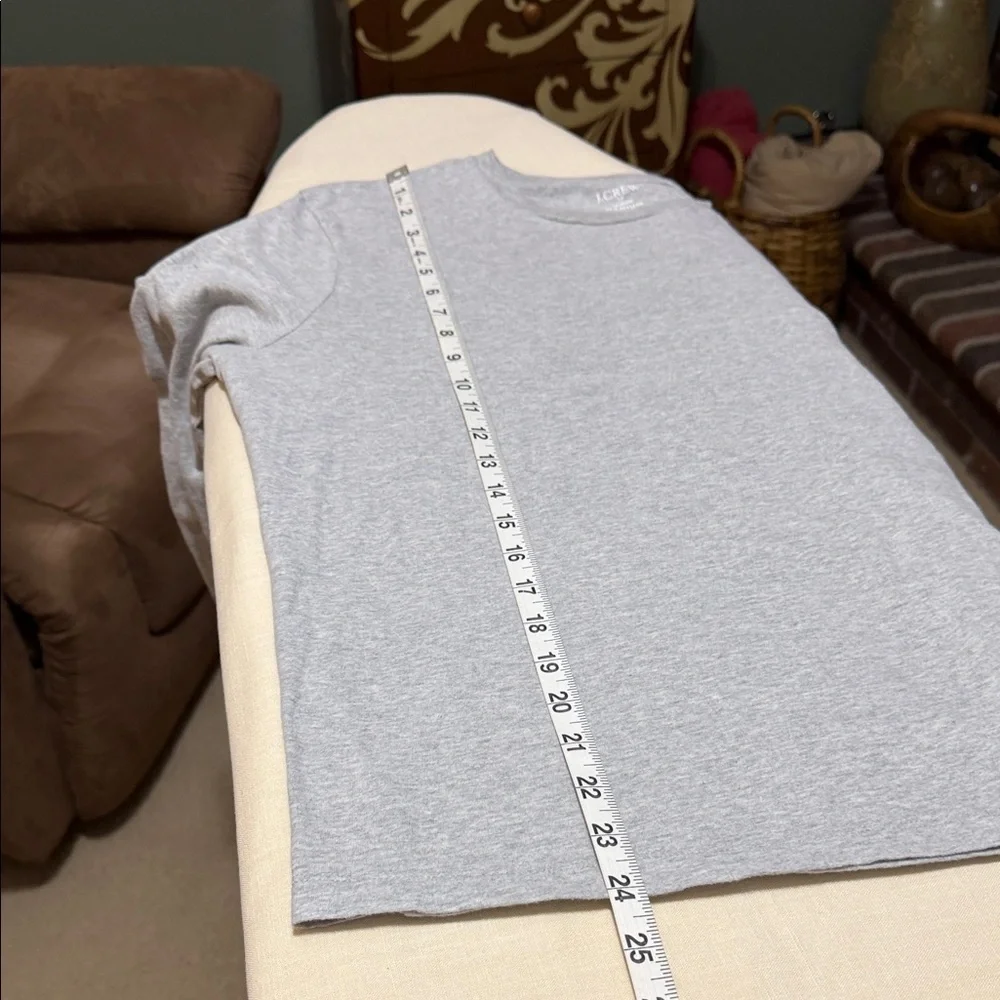 J. Crew Washed Men's Heather Gray Long Sleeve Crew Neck Tee, Size Medium.